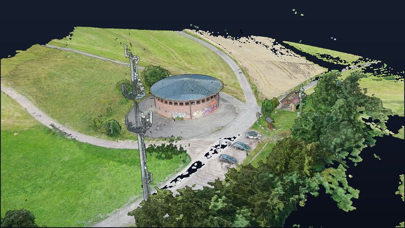 Wasserschloss Eschbach — Mobilfunkmast und Wasserschloss