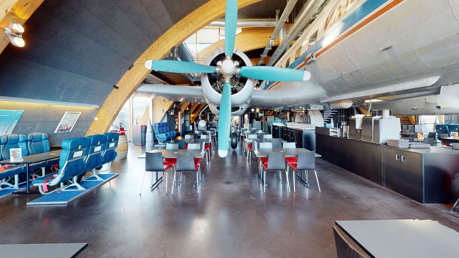 Runway 34 — Eventlocation Runway 34 — Innenansicht