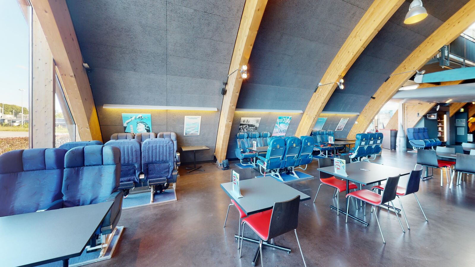 Runway 34 — Eventlocation Runway 34 — Innenansicht